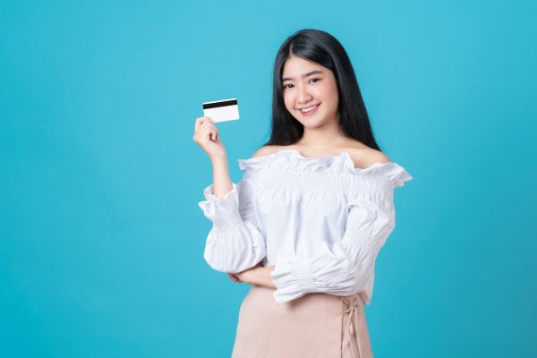 Ở giai đoạn Awareness, mục tiêu là thu hút sự chú ý, tạo ấn tượng ban đầu để họ nhớ đến doanh nghiệp của bạn giữa hàng trăm lựa chọn khác ngoài kia.